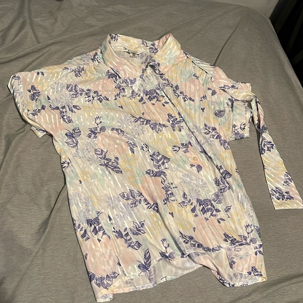 Vintage Women’s short sleeve Cricket Lane size 14 with attached tie